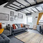 Leaf Tree - Cosy Based In The North Of The Lakes Workington