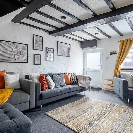 Leaf Tree - Cosy Based In The North Of The Lakes Workington